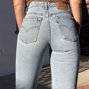 Vtg Levi’s Slim Fit Straight Leg 512 size 9 jr m